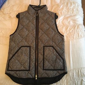 Jcrew puffer vest. Black herringbone w gold zipper